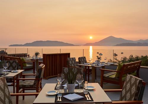 Maestral Resort & Casino