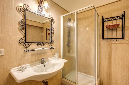 Magenta Classic Manara 4