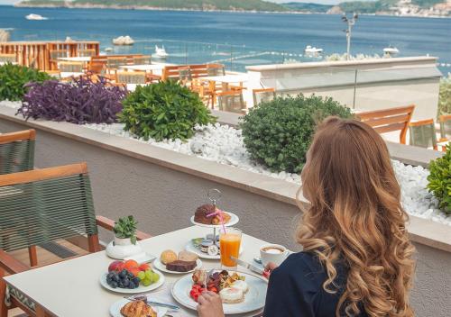 Maestral Resort & Casino