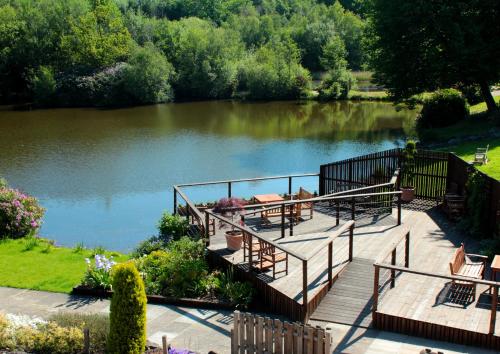 The Inn On The Lake