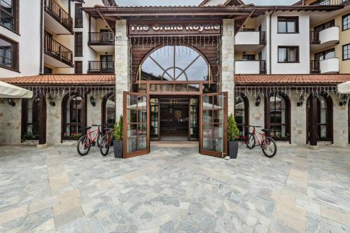 Grand Royale Apartment Complex & Spa