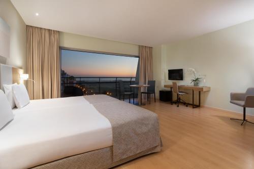 Eurostars Oasis Plaza