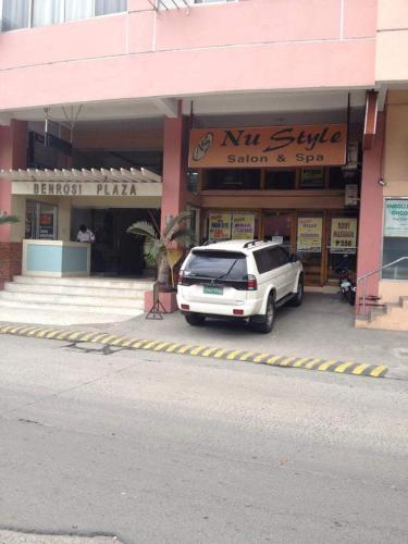 Ekonumi Rooms At Benrosi Plaza