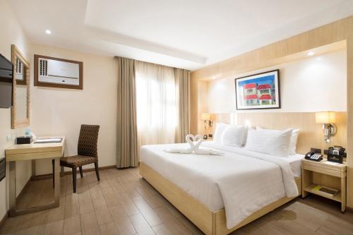 Golden Prince Hotel and Suites