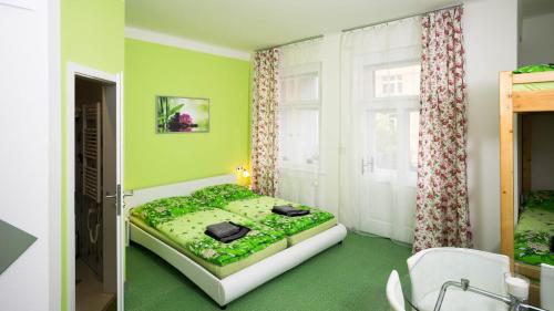 Apartment Four Year Seasons - WALKABLE TO CENTRE, METRO AND RIVERSIDE