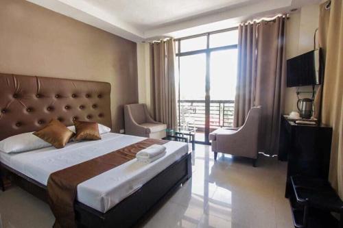 Adelaida Pensionne Hotel y OYO