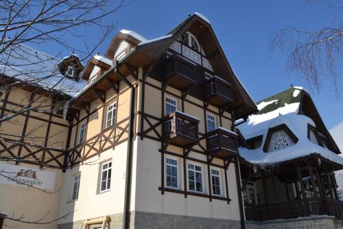 Greenwood Hotel