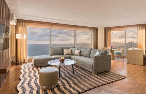 Taal Vista Hotel