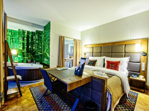 Bristol Tradition & Luxury