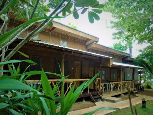 Toris Backpackers Paradise