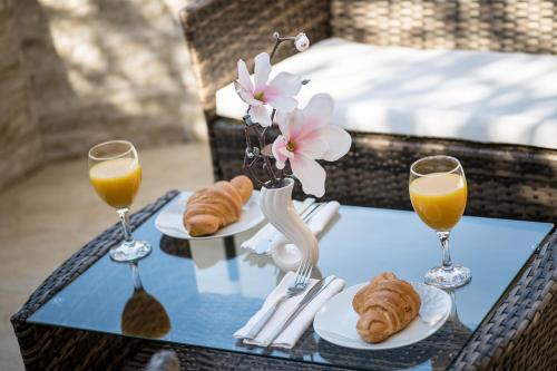 S & V Deluxe Apartments