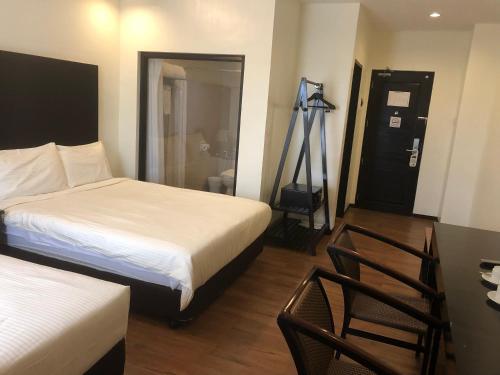 Pina Suites