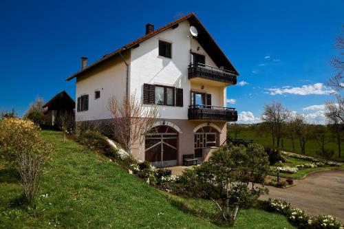 Apartments Tratincica