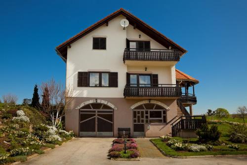 Apartments Tratincica