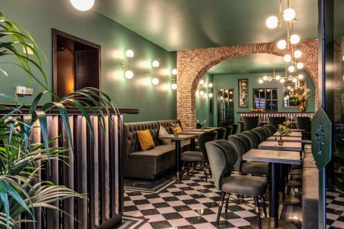 Tree Charme Parliament Boutique Hotel