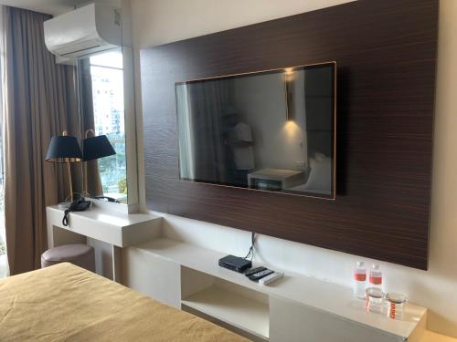 Apollonia Royale Hotel