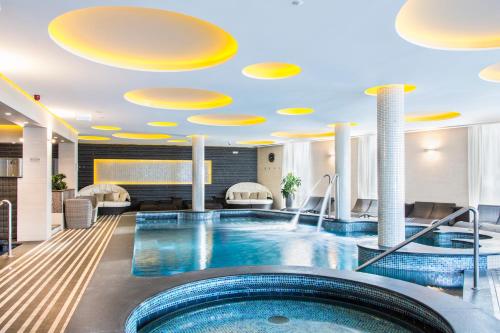 Aura Hotel