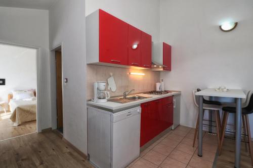 Apartments And Rooms Lorena 236