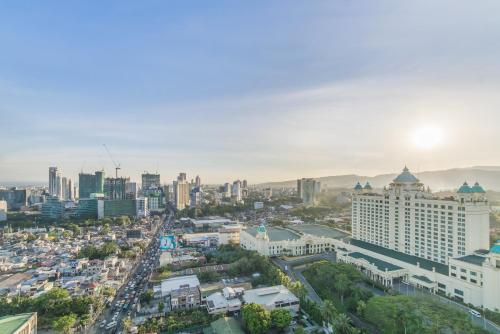 Avenir Condo for rent near IT Park Cebu with FREE Netflix, 49-inch Samsung Curve TV