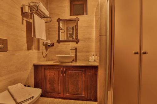 Milat Cave Hotel