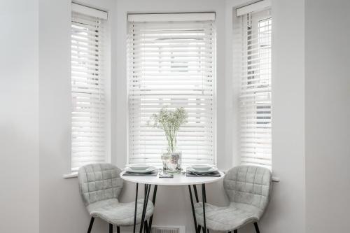 Tailored Stays-Central Cambridge Studios