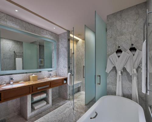 Grand Hyatt Manila