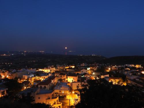 Hill View Restaurant & Apartments