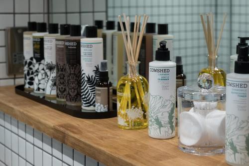 Hiding Space-Trim Street Apartments