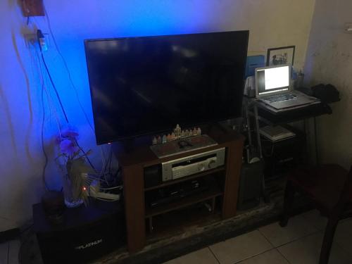 Chona & Christophe Guesthouse - Cavite