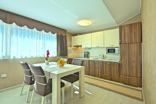 Apartments Riva-Interauto