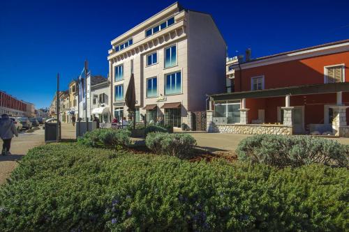 Apartments Riva-Interauto