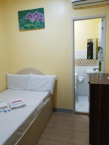 B&S Orchids Suites Hotel