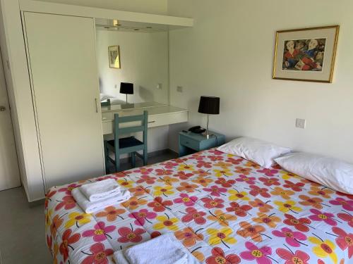 Axiothea Hotel