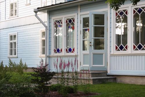Lahe Guesthouse
