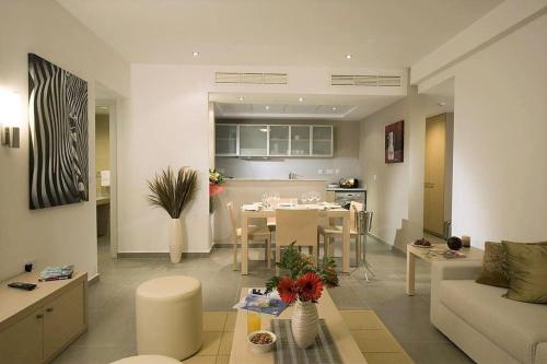 Blue Lagoon Kosher Hotel