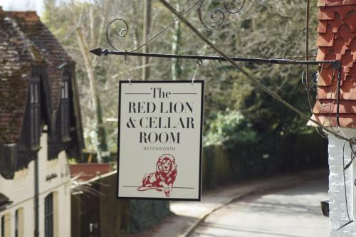 Red Lion & Cellar Room