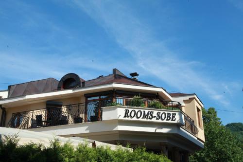 Provence Rooms