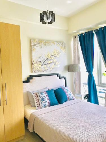 Studio Unit, Homely Condo at One Madison Place near Iloilo Business Park PH