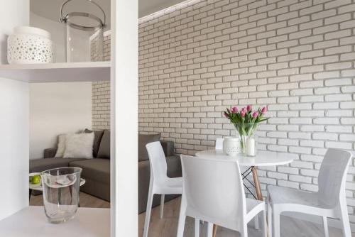 Wroclove Apartments by OVO