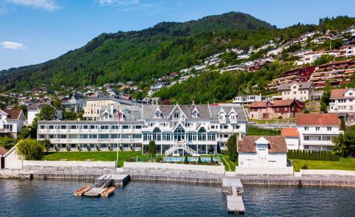 Hofslund Fjordhotel