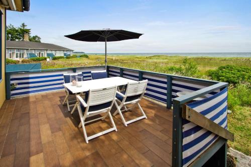 Skaerven Beachfront Condos & Cottage