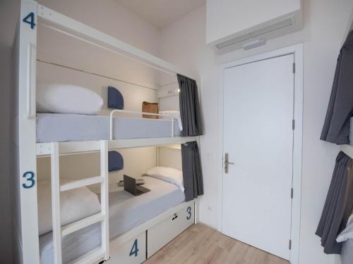 Room00 Gran Via Hostel