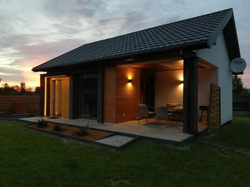 Nowoczesne domki z kominkami, sauną i fotelem masującym Bayamo, Lucca, Hawana I i Hawana II