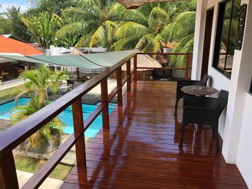 Parrot Resort Moalboal