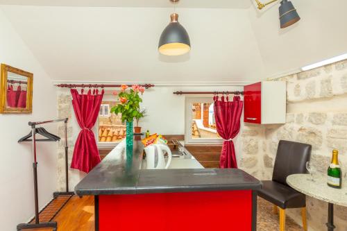 Juliette's Palace Studios