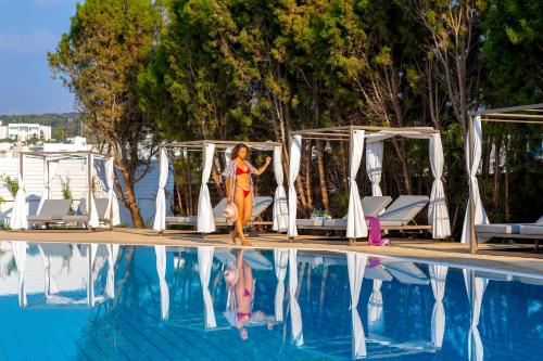 Leonardo Crystal Cove Hotel and Spa by the Sea