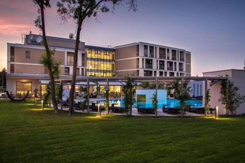 Aura Hotel
