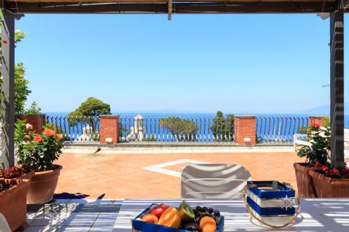 Aquamarine Relaxing Capri Suites