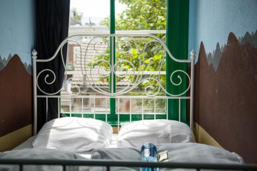 The Flying Pig Uptown Hostel