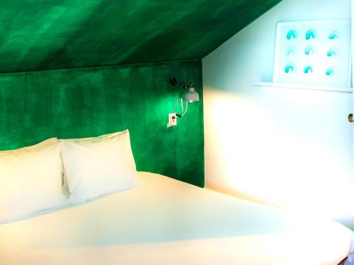 Supernova-Hostel
